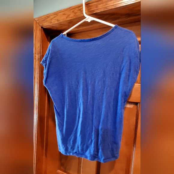Old Navy, Women's size Medium, short sleeve Tee, Peace, Blue, perfect shape - Picture 5 of 5